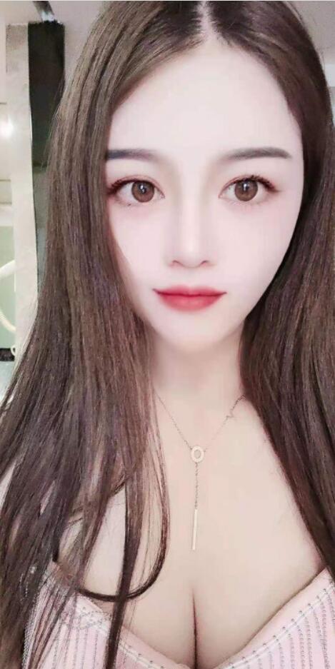 广佛线魁奇站 大胸妞七七